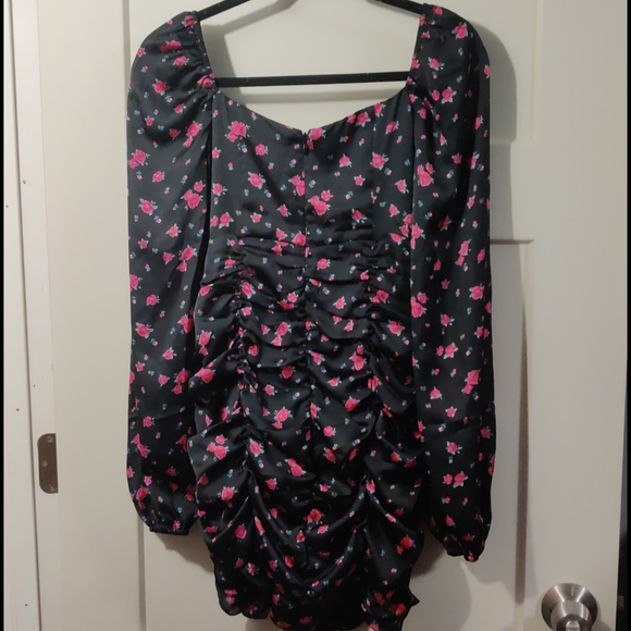LAST CHANCE Brand New F21 Floral Ruched Bodycon Dress - Picture 4 of 4